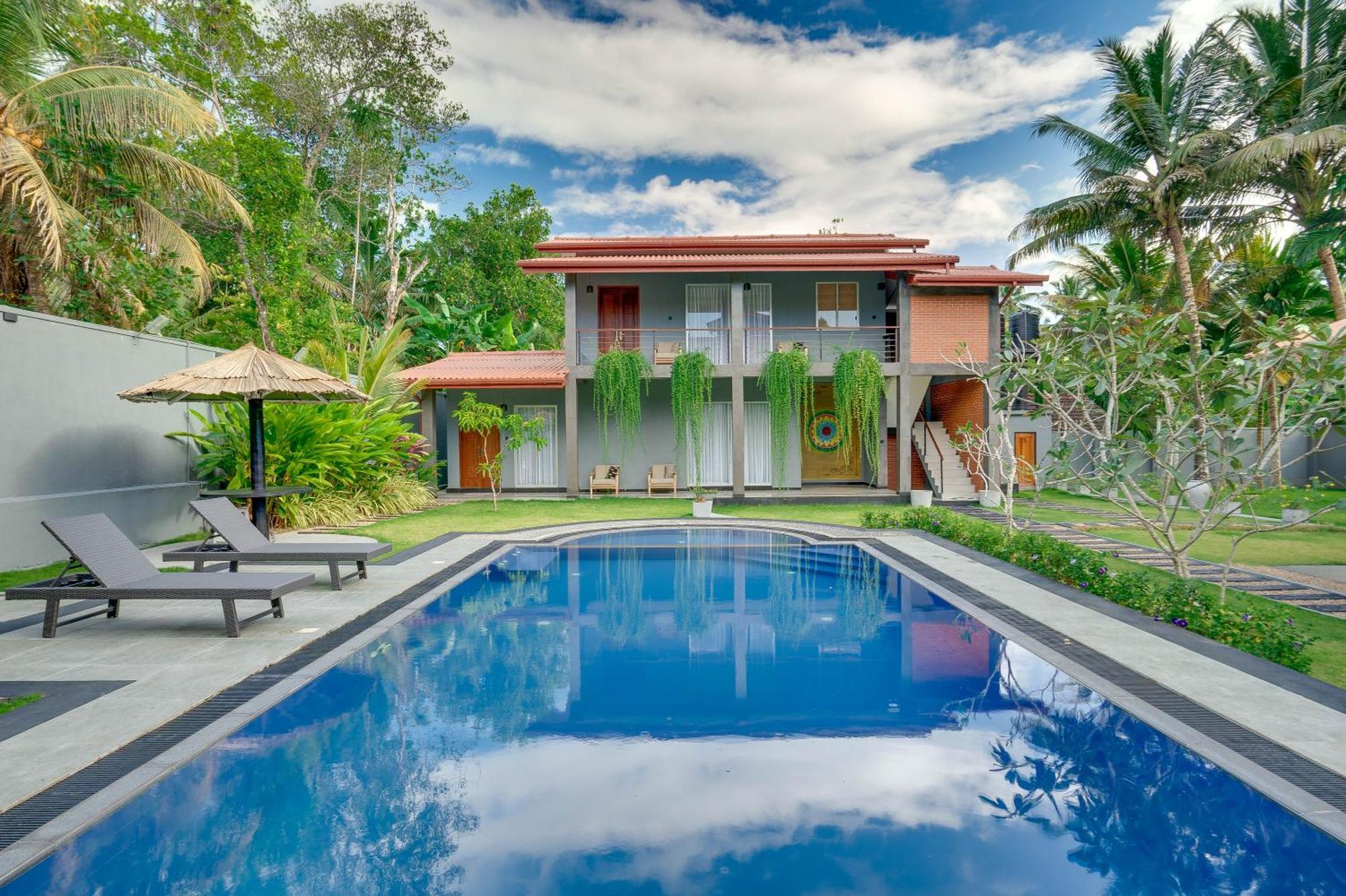 Hasthri Boutique Red Chalet In Ahangama With Pool Near Beach Exteriér fotografie
